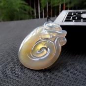 精品巴西純天然冰種玉髓鏤空吉祥龍吊墜