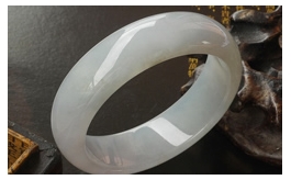 天然翡翠手鐲--老坑冰種淺綠均色極細膩均勻水潤晶瑩玲瓏厚裝富貴圓鐲(53)