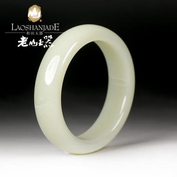 和田玉青白玉手鐲扁圓環(huán)形玉鐲簡(jiǎn)單優(yōu)美