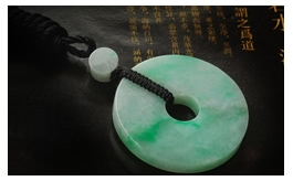 天然翡翠掛件--老坑糯種淺綠底伴清雅淺陽綠飄花細膩潤澤大氣精雕平邊平安扣