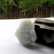 翡翠A貨瑩潤細膩豆綠笑佛吊墜