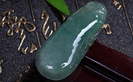 天然翡翠掛件--老坑冰種飄花雙面精雕福瓜