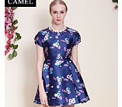 Camel駱駝女裝2015春裝新款摩登泡泡袖中腰印花修身名媛連衣裙C5ALY0044