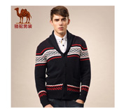 Camel駱駝男裝2015秋季新款V領(lǐng)撞色休閑修身開(kāi)衫長(zhǎng)袖毛衣D5H075257