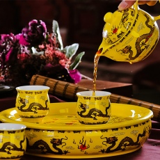 景德鎮帝王黃禮品茶具套裝8頭黃海龍