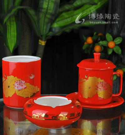 中國紅金荷花將軍杯套裝