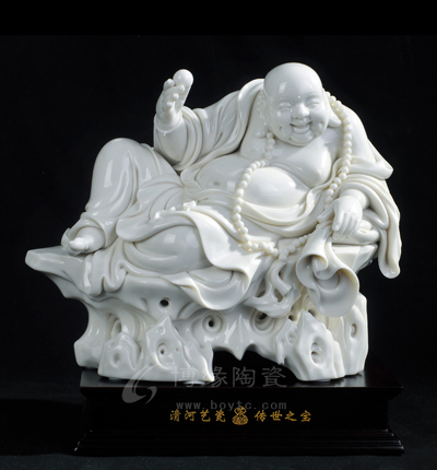 坐岩戏珠弥勒(坐)德化陶瓷工艺品中国白大肚弥勒佛像家居供奉瓷