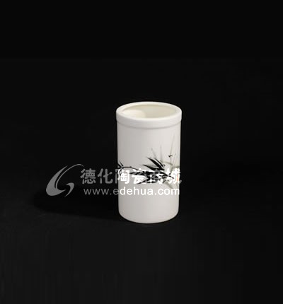 手繪黑竹玉瓷筆筒