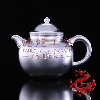 春江水暖掇球泡茶壺