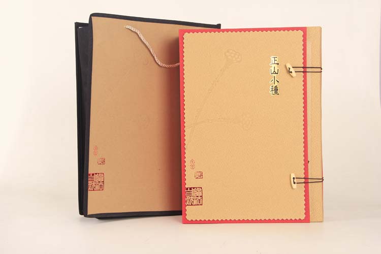 半斤一茶一心小種禮盒(金)