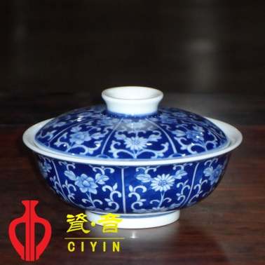 青花重工牡丹菊紋蓋碗