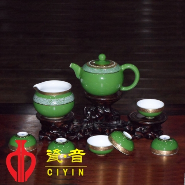 绿釉花卉纹茶具