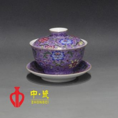 高檔粉彩紫地纏枝蓮蓋碗