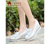 Camel駱駝時尚休閑女鞋2015新款半粒面牛皮圓頭鉚釘內增高女鞋53003609