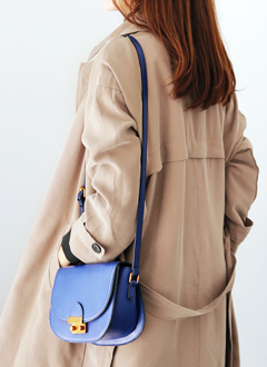 Half-MoonBag