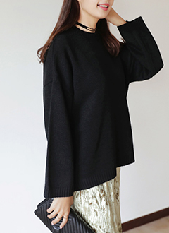 RoundNeckSlitHemSweater