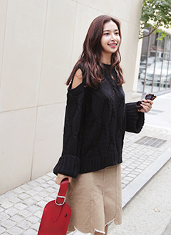 ShoulderSlitLooseFitKnit