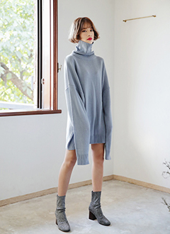 OversizedTurtleneckSweater