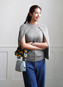 RoundNeckCapeSweater