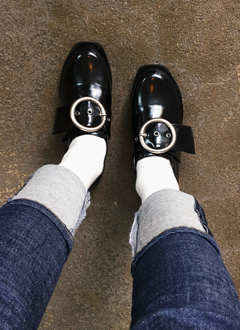 Ring&BeltMotifBlackLoafer