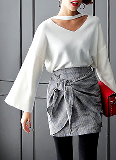 CutoutNeckLongSleevePullover