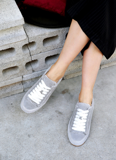 CutSneakers