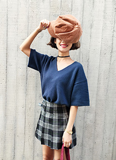 VNeckHarfSleeveSweater