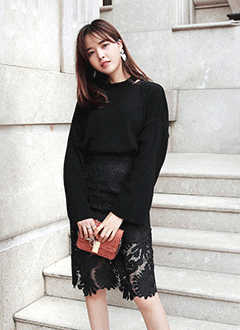NecklineSlitSweater
