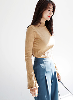 HalfNeckSlimFitTee