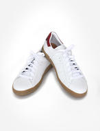 BasicWhiteShoes