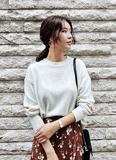 BasicLooseFitRoundNeckKnitTee