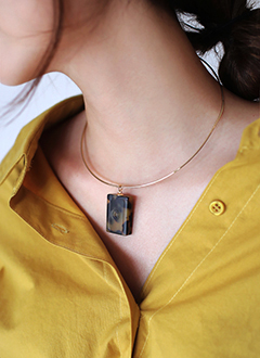 SquareNecklace