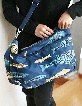 Flower&FishPrintCrossBag