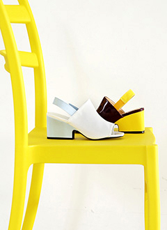 ContrastMiddleHeelSandal