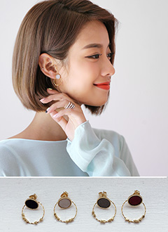 MetalCircleDropEarrings