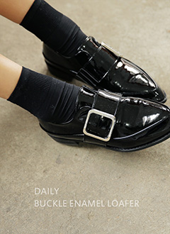 BuckleEnamelLoafer