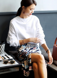 LooseFitBasicSweatshirt