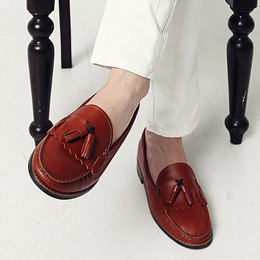 ClassicAntiqueLeatherLoafer