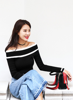 OffShoulderSlimKnitTee