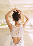 BackLaceAndBeDugDress