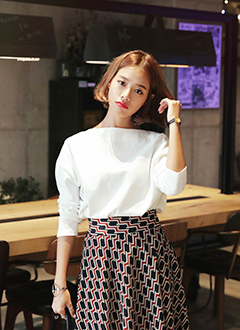 BoatNeckLooseFitBasicTee