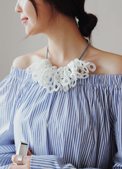 EyeletMotifNecklace