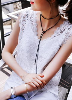 BasicNecklace