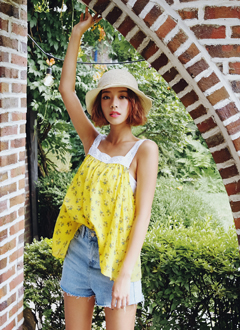LaceStrapFloralTankTop