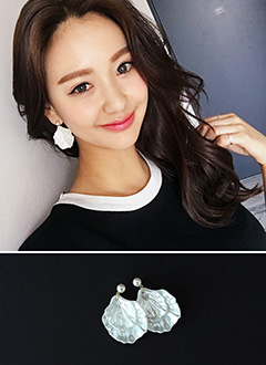 ShellDropEarrings