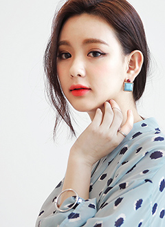 SquareGemstoneEarring