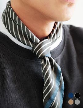 StripedPointSquareScarf