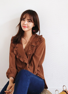 FrillCollarLooseFitBlouse