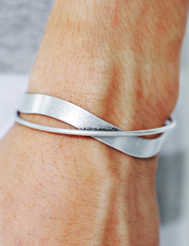 SilverColorTwoTypeBracelet
