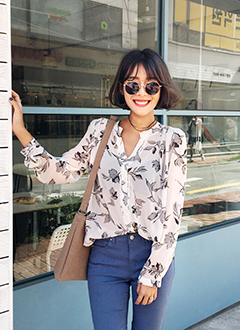LeavesPrintVSlitNeckBlouse